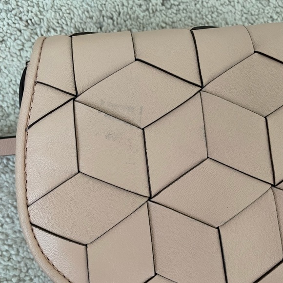 Welden Hexagon Leather Belt Bag - Picture 2 of 7